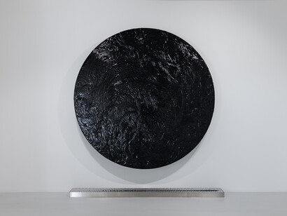 Arcangelo Sassolino, Aux abords du séisme, vue d'exposition. Avec l’aimable autorisation de la Galleria Continua