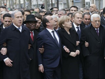 11 de enero de 2015, París: Hollande y Merkel y otros líderes europeos y de Oriente Próximo se manifiestan contra el terrorismo