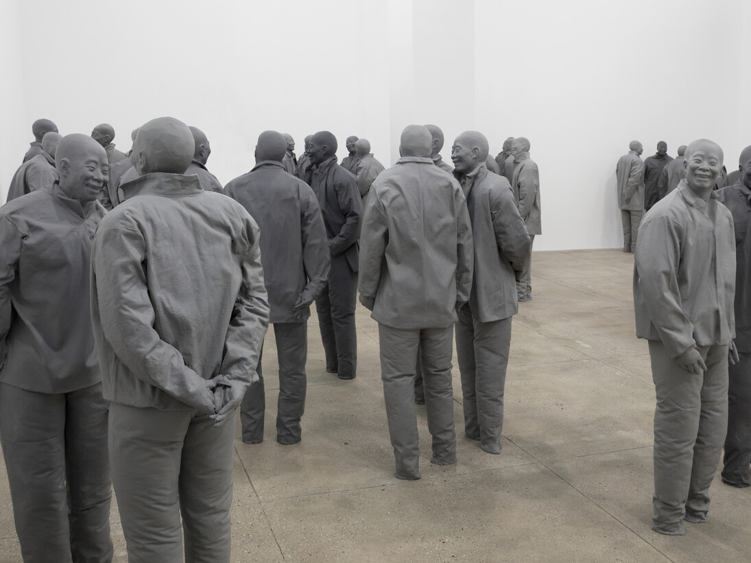 Juan Muñoz, Many Times, 1999, Polyester resin, Each figure approx..: 63 x 15-3/4 x 15-3/4 in. / 160 x 40 x 40 cm