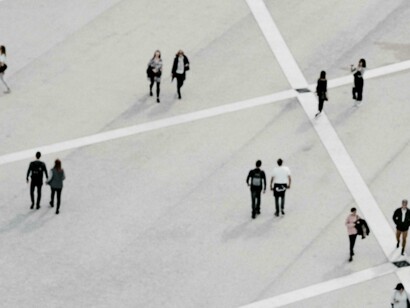 Il dissenso diventa invisibile quando lo spazio non lo può accogliere