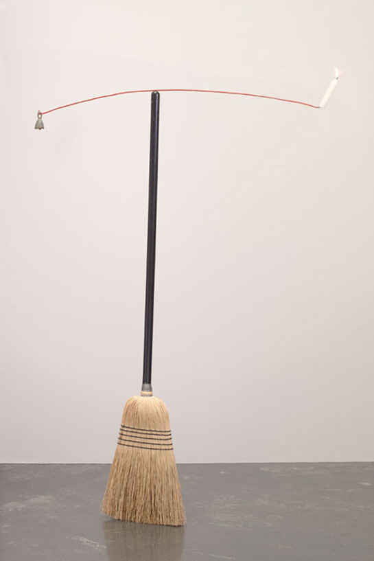 Paul Kos, Equilibre IV, 1992, Balai, cintre, bougie et clochette / Broom, coat hanger, candle and bell, 145 x 102 x 30 cm / 57 1/8 x 40 1/8 x 11 3/4 in. Édition de 10 / Edition of 10, Courtesy Galerie GP & N Vallois, Paris