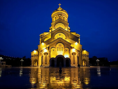 The architectural components of the Samba Church in Georgia, the largest Orthodox church in the world in the city of Tiflis