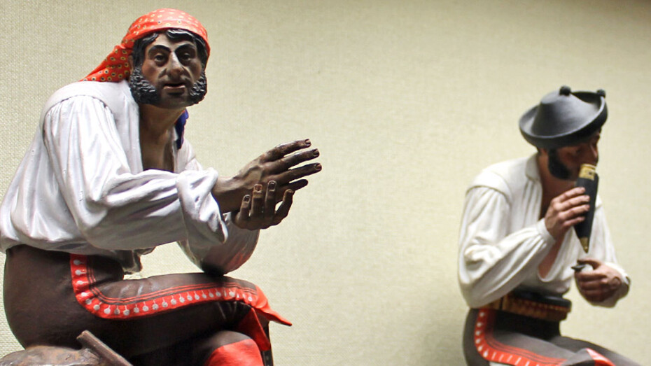 Barros malagueños, Exhibition view. Courtesy of Museo Unicaja de Artes y Costumbres Populares