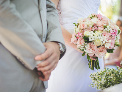 Beliefs and superstitions connected to marriage also concern what will be worn