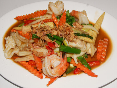 Garlic Seafood Stir-Fry at Baan Krua Thai © Vanessa Pike-Russell
