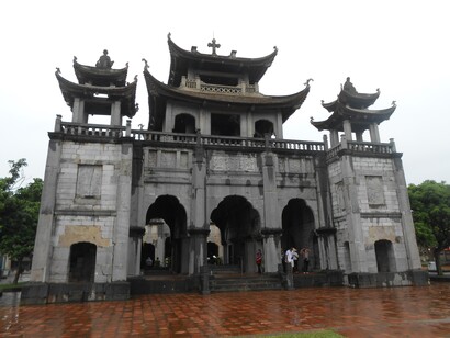 Vietnam. Campanario de Phat Diem