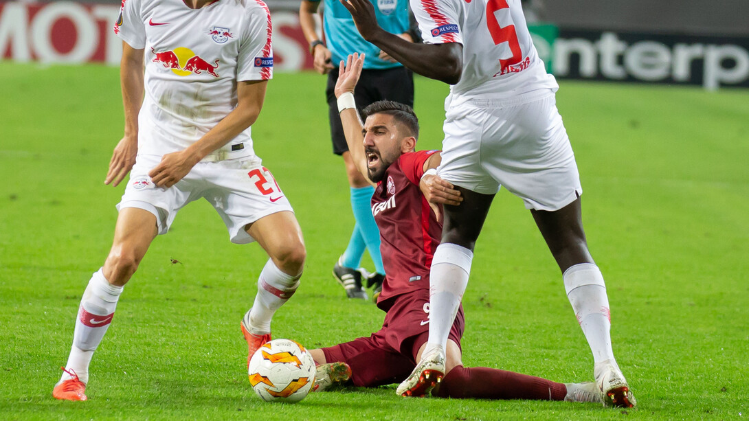 Mit einer Mischung aus Talenten, Investitionen und ambitionierten Projekten strebt das Königreich danach, sich als ernstzunehmenden Akteur im globalen Fußball zu etablieren