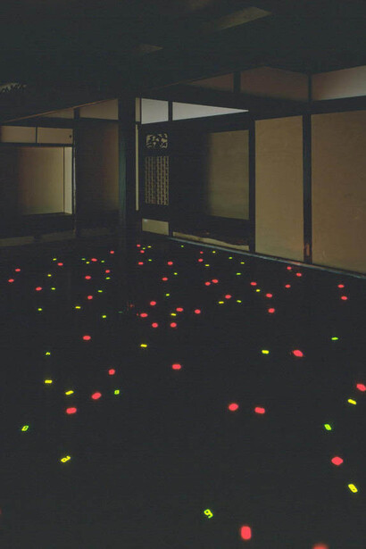 Tatsuo Miyajima
Sea of Time '98
1998
Installation View: Art House Project “Kadoya,” Benesse Art Site Naoshima, Japan 1998
Photo: Ueno Norihiro