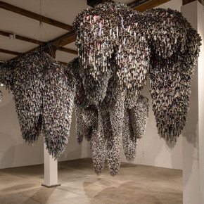 Marie Watt, Sky dances light, exhibition view. Courtesy of the Blanton Museum of Art