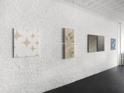 Various artists, In soft motion, exhibition view. Courtesy of Uprise Art