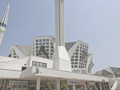 Its spacious interior and geometric dome in Akçakoca, Turkey pay homage to traditional yurt structures