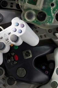Mandos de videoconsolas antiguas