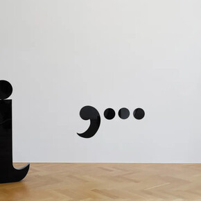 Valie Export und Ketty La Rocca, Body sign, ausstellungsansicht. Mit freundlicher genehmigung der Galerie Thaddaeus Ropac