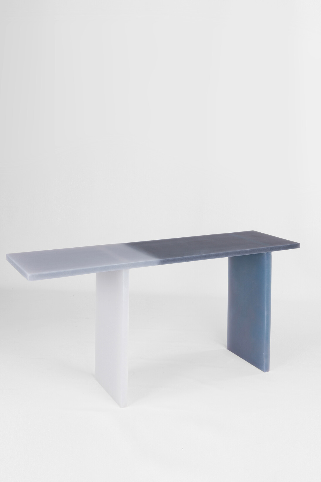 Wonmin Park, Haze Rectangular Table (White, Gray and Navy), 2013, lightly coloured resin, h41 l121.5 w69.5 cm / h16.1 l47.8 w27.4 in, limited edition of 8 + 4 ap © Alix de Rozières | Courtesy Carpenters Workshop Gallery
