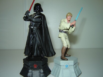 Miniaturas de Darth Vader y Luke Skywalker
