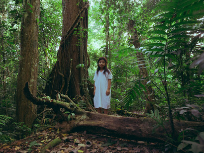 Los sonidos de silencio respetan la palabra y expresión del otro. Resulta asombroso aprender a escuchar el silencio para crear la profundidad del diálogo