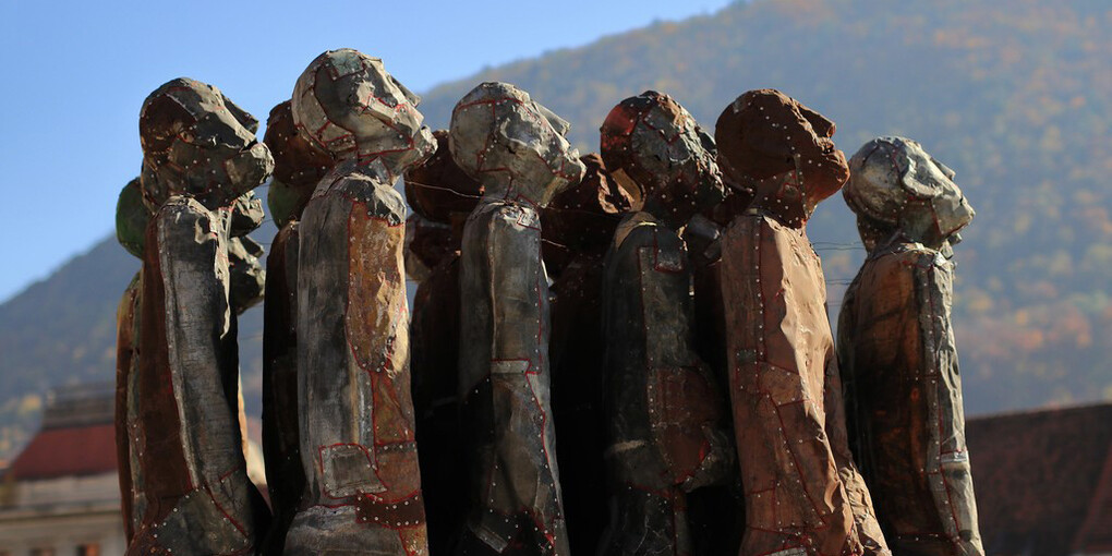 Moving Monuments. Courtesy of Nasui Collection & Gallery 