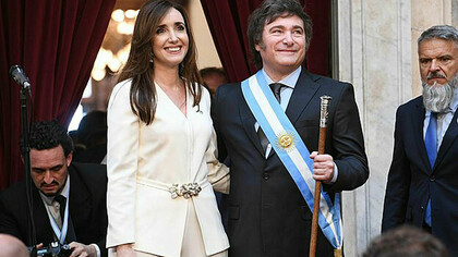 La vice-présidente Victoria Villaruel (à gauche) et le président Javier Milei (à droite)