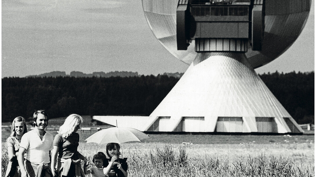 Gordon Shrigley, Pioneers, 2015, Glclée print, 137 × 135 cm