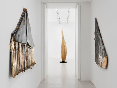 Alma Allen, exhibition view. Courtesy of Galerie Perrotin