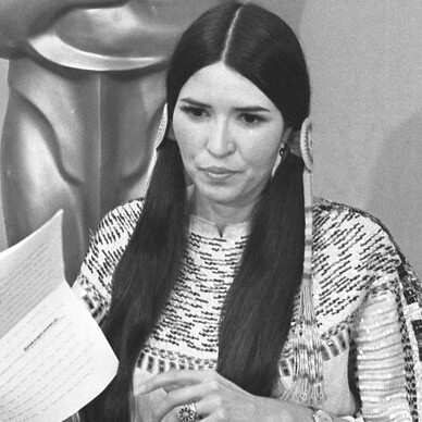 Marlon Brando mandò Sacheen Littlefeather, attivista e nativa americana