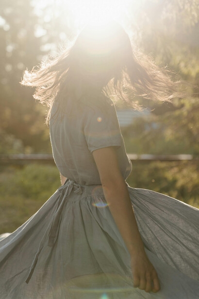 Desarrollar inteligencia emocional fortalece las relaciones personales al fomentar la empatía, la comunicación asertiva y la resolución constructiva de conflictos