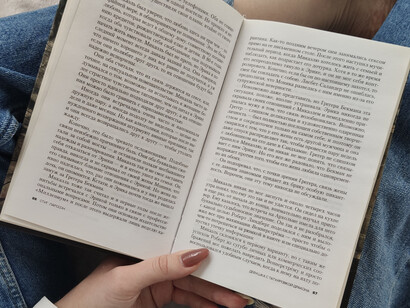 Vá a livrarias e bibliotecas, tente até entrar ou formar clubes de leitura, é uma ótima ideia para compartilhar suas obras narrativas