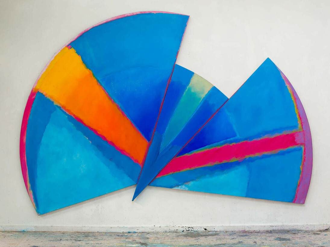 Trevor Bell, Blue Radial, 1985, oil on linen, 244 x 355 cm
