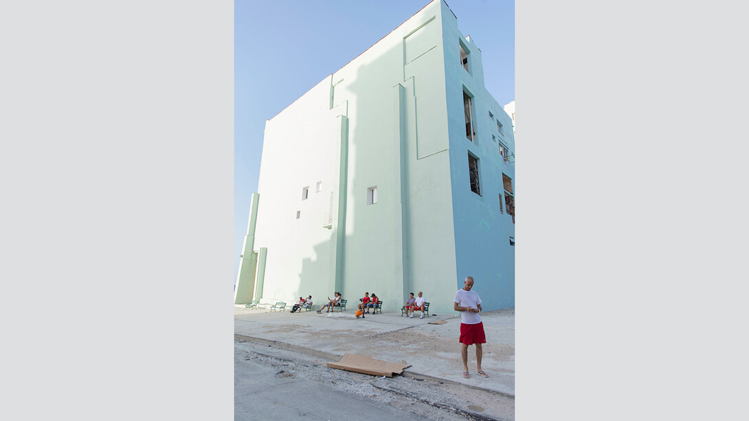 Resolviendo. Courtesy of Annenberg Space for Photography