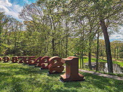 Robert Indiana. Courtesy of The Glass House