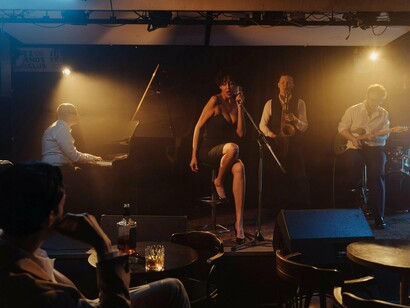 Na noite da última sexta-feira (7), Maputo e Matola brilharam de extremo a extremo: se no Centro Cultural Franco Moçambicano, Stewart Sukuma e Banda NKuvu deixaram no palco razões para serem lembrados, no Monarchy, Rhodália e sua banda foram para se eternizar