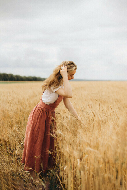 El JOMO, en cambio, es una pequeña rebelión: aceptar que perderse algunas cosas puede ser la forma más honesta de volver a encontrarse