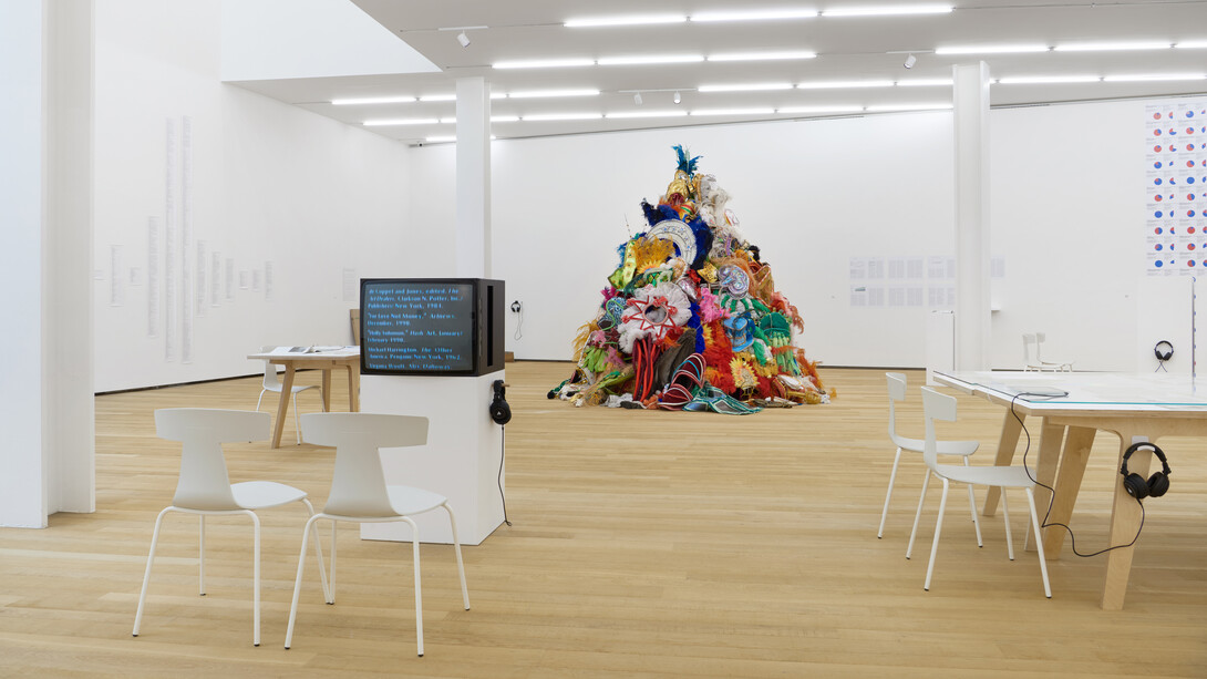 Andrea Fraser, «I 
just don’t like eggs!» Andrea Fraser on collectors, collecting, collections, vista della mostra. Per gentile concessione della Fondazione Antonio Dalle Nogare