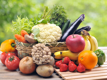 Un pieno di frutta e verdure