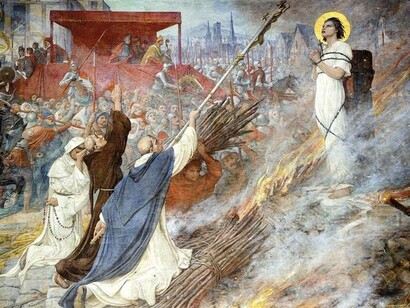 Detail of one of Lionel Royer's eight large paintings on the life of Joan of Arc in the basilica of Bois-Chenu, erected in her honor near Domrémy, where she was born
Photo: Alexandre Marchi / EFE 
