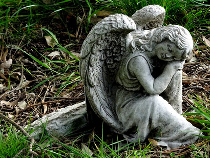 Ángel en el cementerio Highgate, Londres, Reino Unido