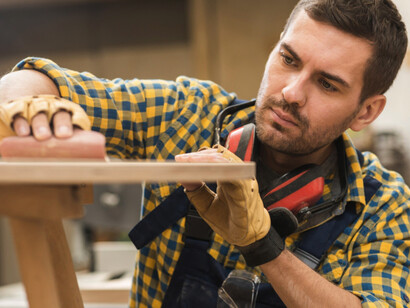 El joven carpintero dejó de innovar en sus diseños porque Carasuela le aseguró que la gente “no estaba preparada”