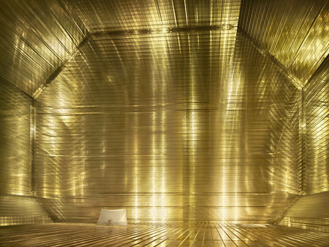 Andreas Gursky, Katar/Qatar, 2012, Inkjet print, 98 × 132 13/16 × 2 7/16 inches, framed (249 × 337.3 × 6.2 cm)
© Andreas Gursky/Artist Rights Society (ARS), New York/VG Bild-Kunst, Bonn. Courtesy of Gagosian

