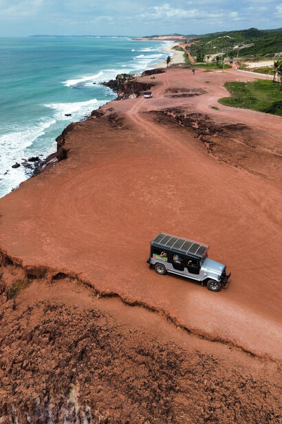Plataformas de trabalho voluntário aliam viagem e propósito de conhecer o mundo de viajantes