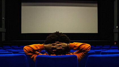 Momento de relaxamento e apreensão para o filme que está prestes a começar