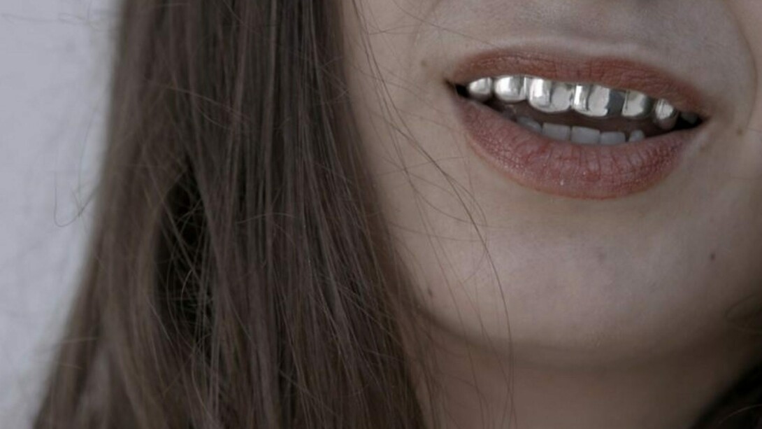 Lili Reynaud-Dewar, Teeth Gums Machines Future Society (Film), 2016. Courtesy of Museion