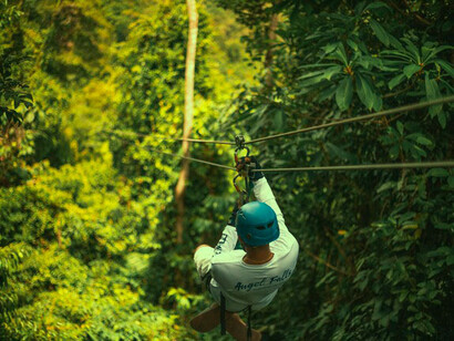 Percorso turistico in una foresta in Belize, America Centrale