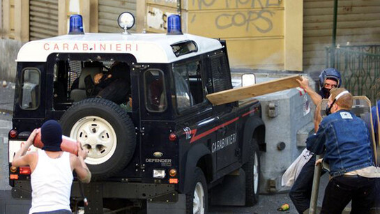 Disordini e violenze durante il G8 tenuto a Genova nel luglio del 2001