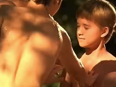 Steven Spielberg, 2001, "A.I.: Artificial Intelligence" Al final de la película, que podría interpretarse como un "Diabolus ex Machina". Después de toda una odisea, el pequeño androide David queda atrapado bajo el agua, deseando eternamente ser un niño real