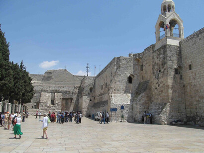 Vista externa de la Basílica de la Natividad en el centro de la ciudad de Belén, Palestina