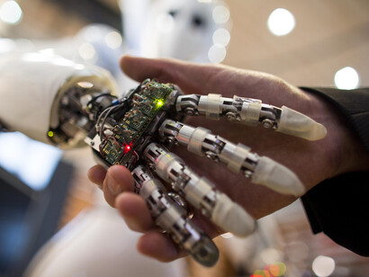 El contacto entre el ser humano y la inteligencia artificial