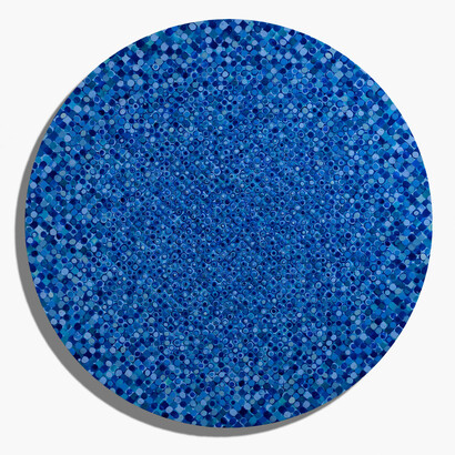 Martin Kline, Blue mosaico (Tondo), 2024. Courtesy of Heather Gaudio Fine Art 