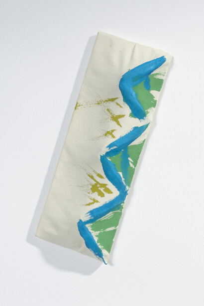 Richard Tuttle, In 14, (1999), Acrylic, canvas, wood, 8-3/4 x 3-1/4 x 1-3/8 inches/22.2 x 8.3 x 3.5 cm, Photograph by Kerry Ryan McFate, courtesy Pace Gallery, Image © Richard Tuttle, courtesy Stuart Shave/Modern Art, London and Pace Gallery, New York