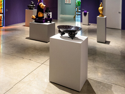 Asicaz Monzón-Aguirre, Envoltorios, exhibition view. Courtesy of La Cometa Gallery