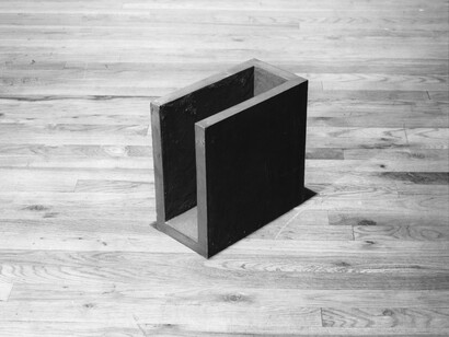 Joel Shapiro, Chasm, 1976. Courtesy of Paula Cooper Gallery 